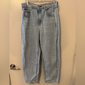 Urban Outfitters Light Blue High-Rise Carrot Jeans